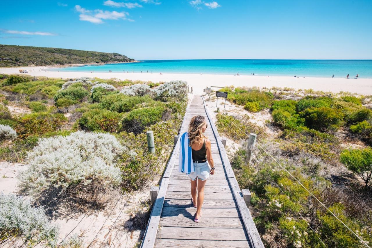 Pullman Bunker Bay Resort Margaret River Dunsborough Dış mekan fotoğraf A boardwalk at Cable Beach