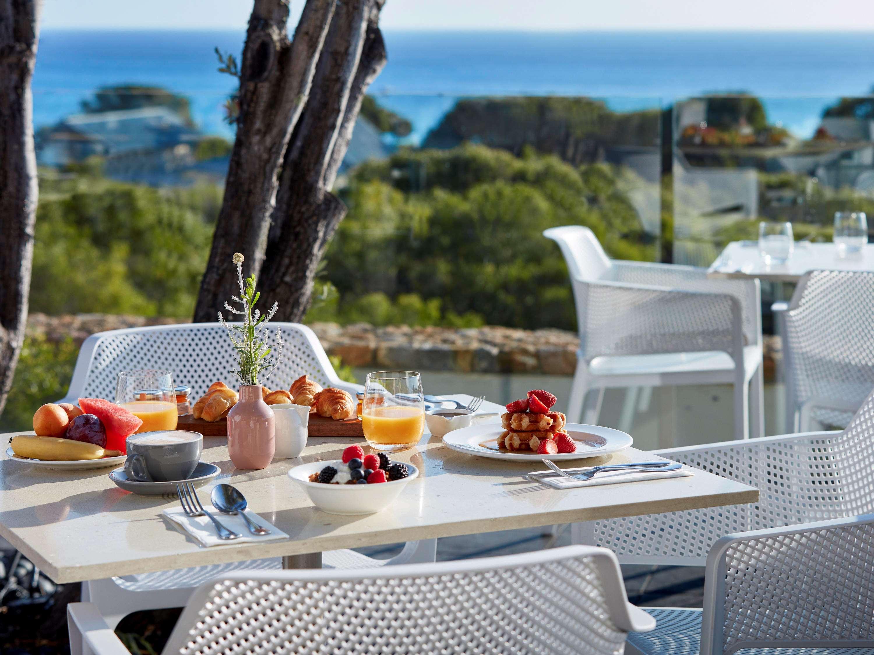 Pullman Bunker Bay Resort Margaret River Dunsborough Dış mekan fotoğraf Breakfast at the hotel