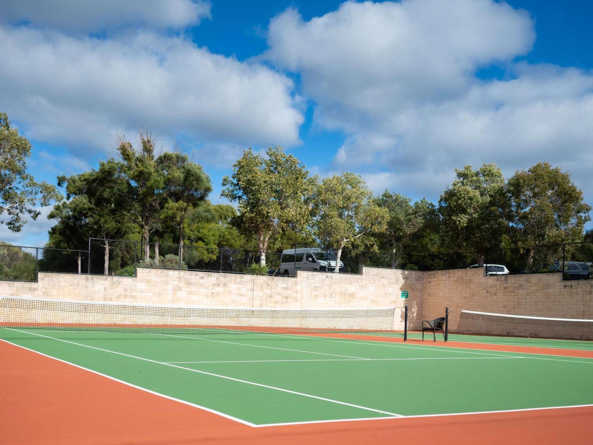 Pullman Bunker Bay Resort Margaret River Dunsborough Dış mekan fotoğraf Tennis court at the University of Western Australia